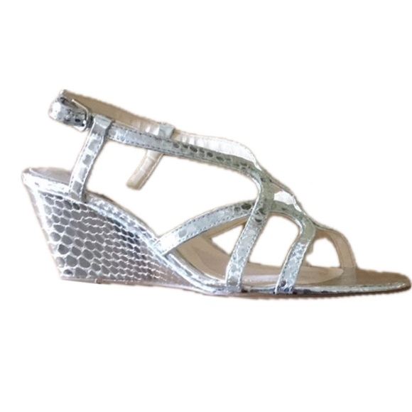 Isola‎ Fidelia Metallic Crocodile Silver 3” Wedge Strappy Heels Sandal Shoes 9 - Picture 16 of 17